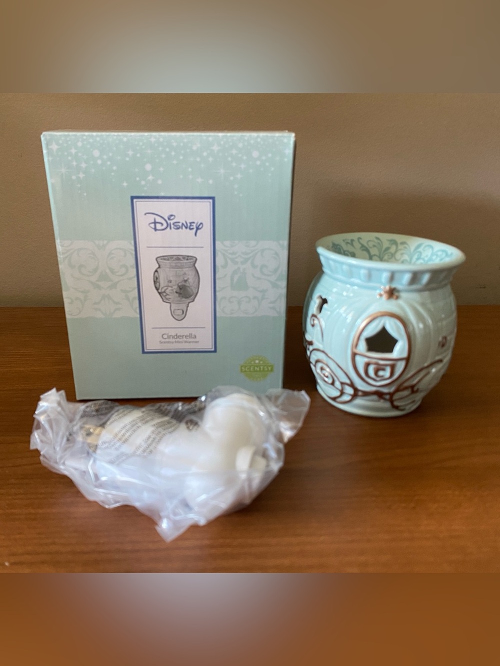 Cinderella Scentsy Mini Warmer (NIB / Retired)